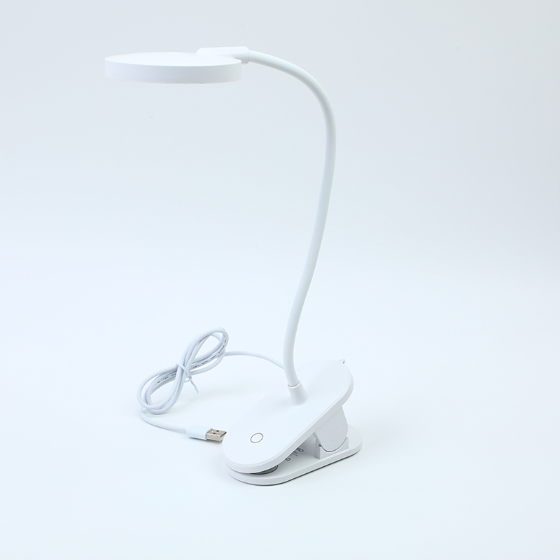 Plug-in lamp with clip FG-18058AA