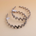 Tie-dye wavy headband
