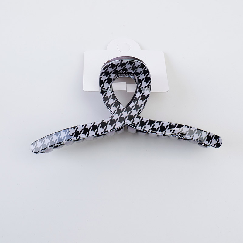 Plaid Cross Acrylic claw