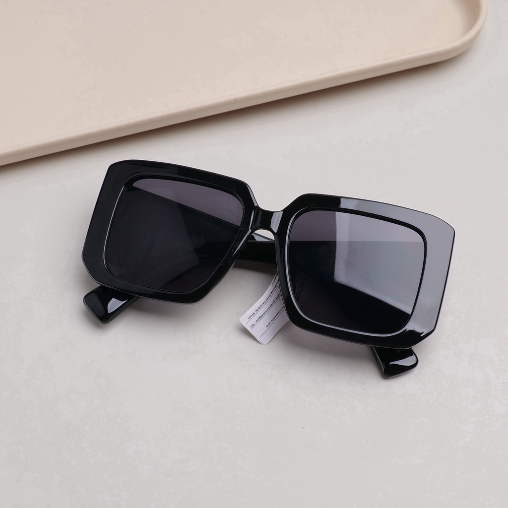 Stylish and Generous Square-frame Ladies' Sunglasses - Black