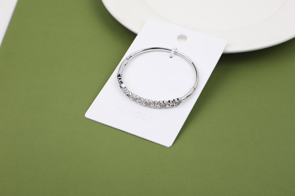 Hollow heart bracelet