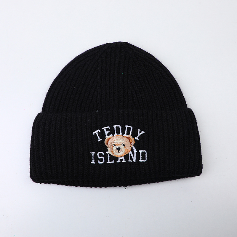TEDDY ISLAND series english embroidered knitted hat-black