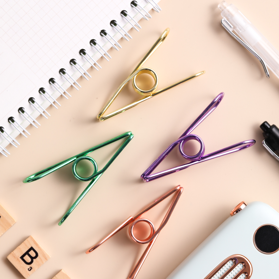 Simple and stylish boxed binder clip-L