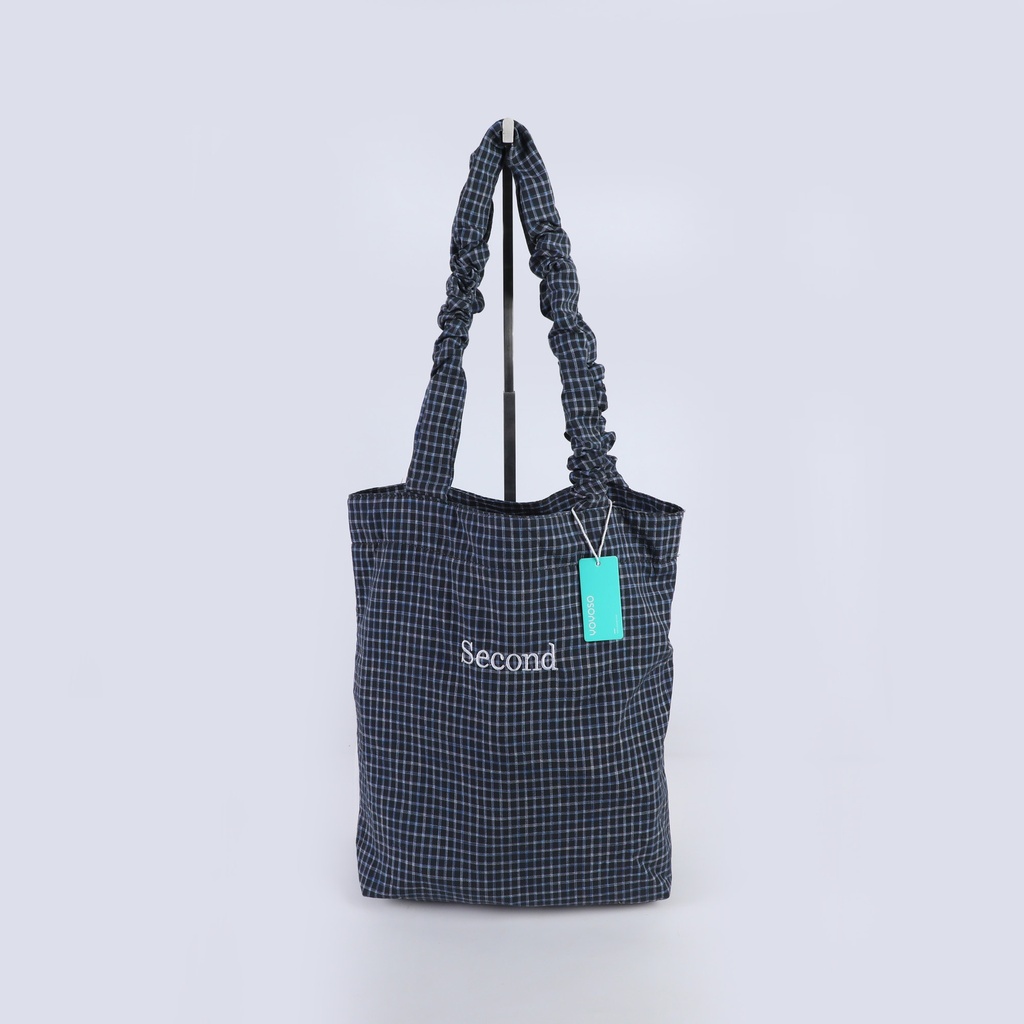 Minimalist Checkered Shopping Bag - Black