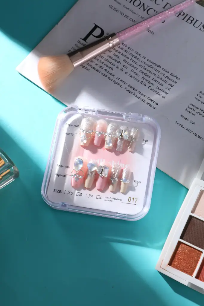 Flexible and delicate wearable manicure 