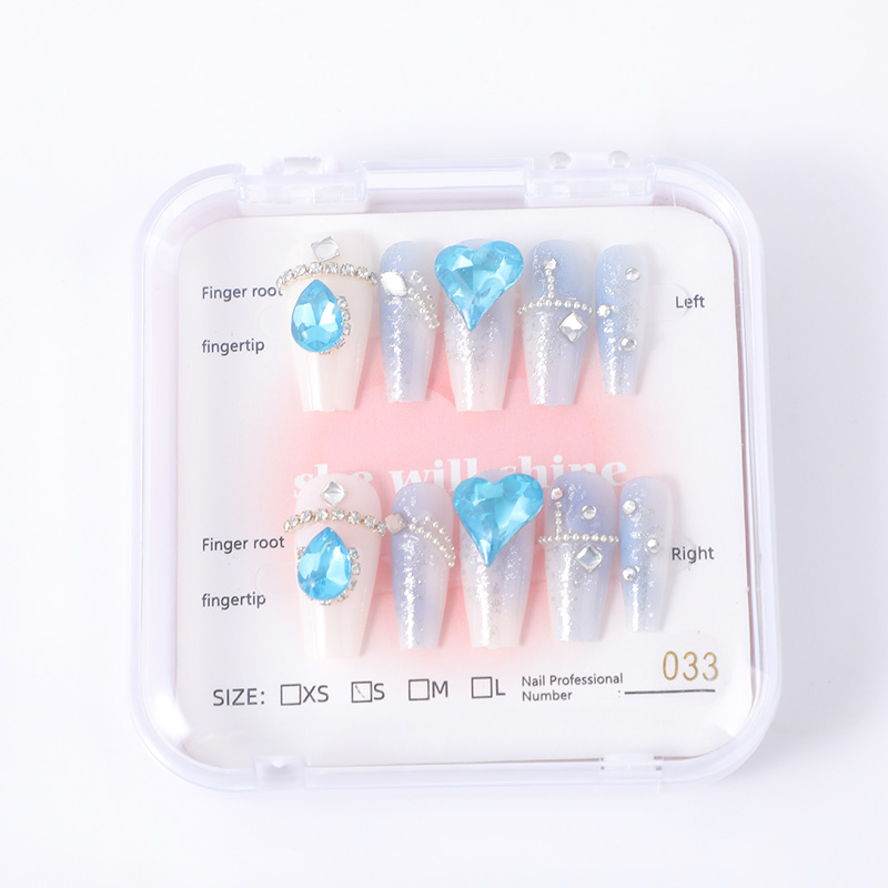 Flexible and delicate wearable manicure 