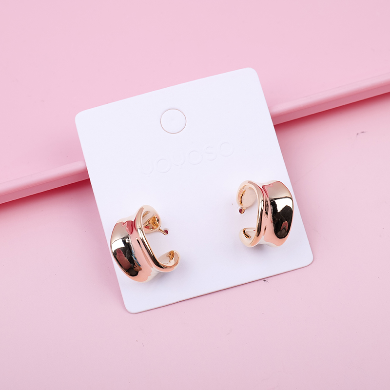 Simple design curved earrings