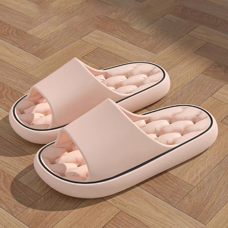 Women's bathroom slippers with black edg