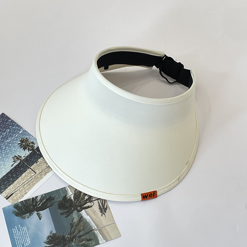 Adult visor cap with orange logo-off whi