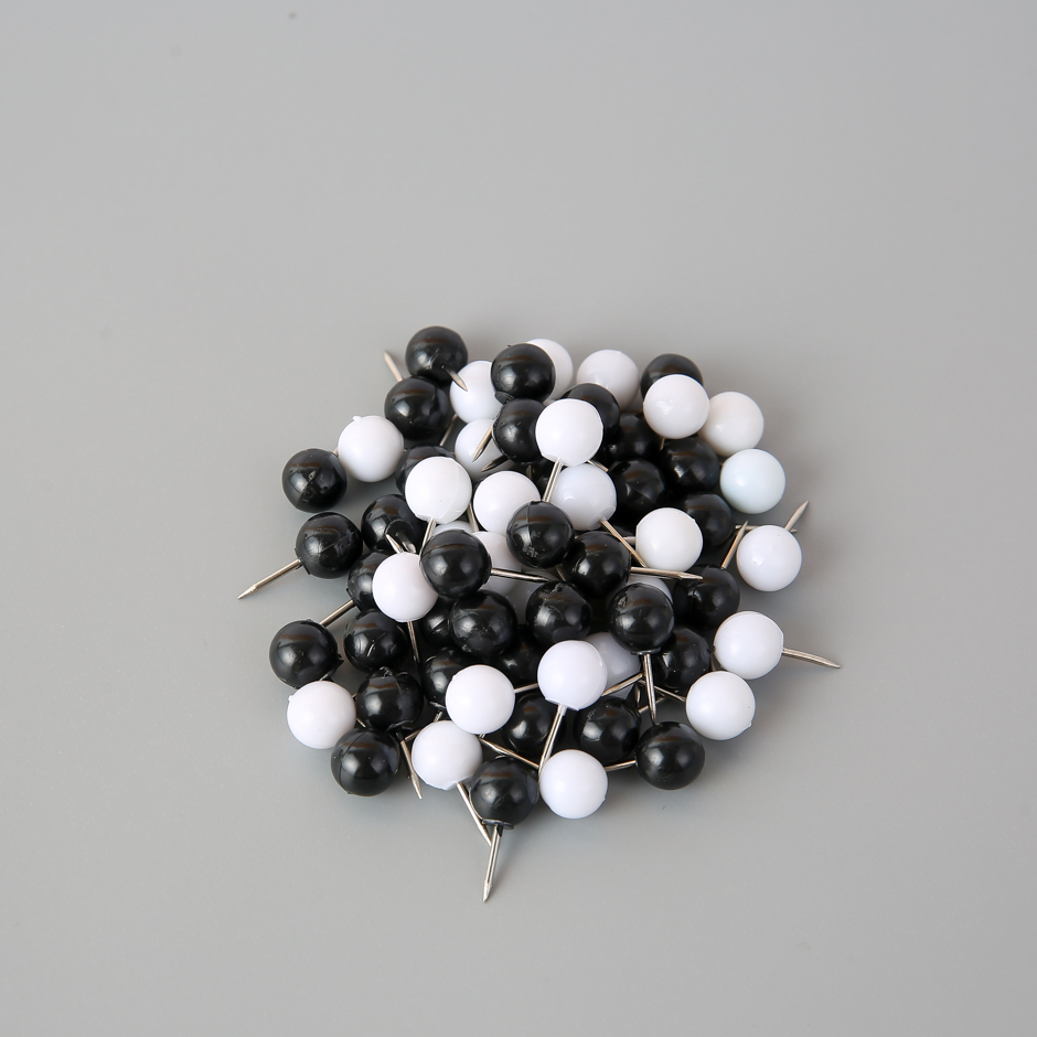 Boxed 9MM black and white ball studs - 6