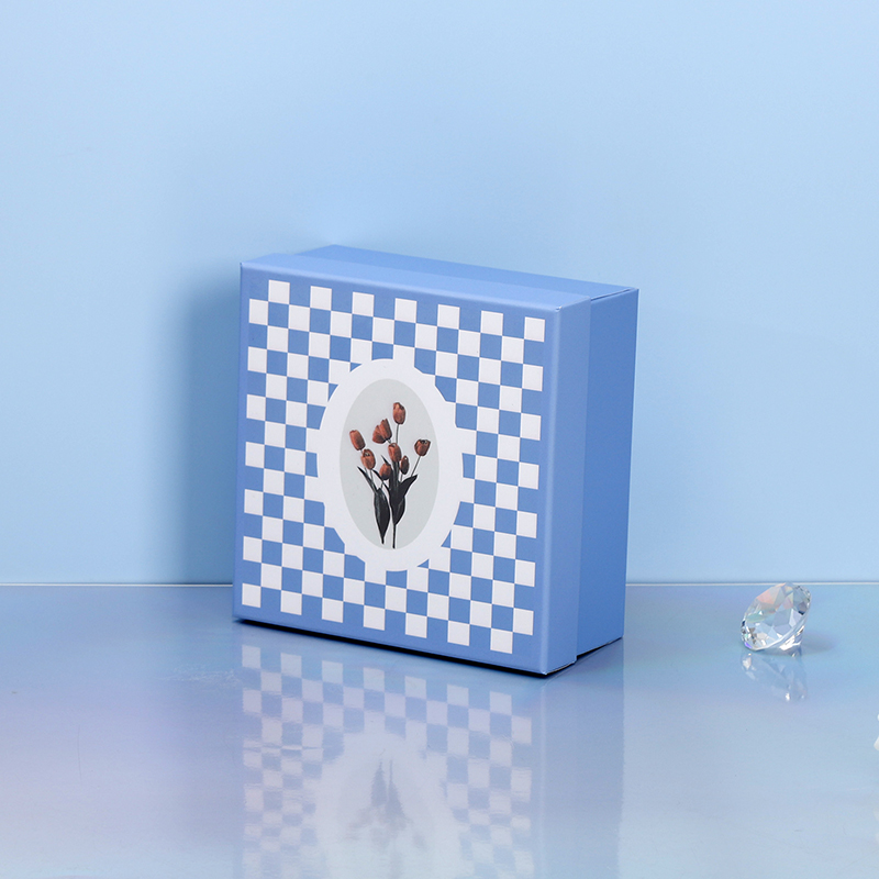 Blue wind chime square gift box M