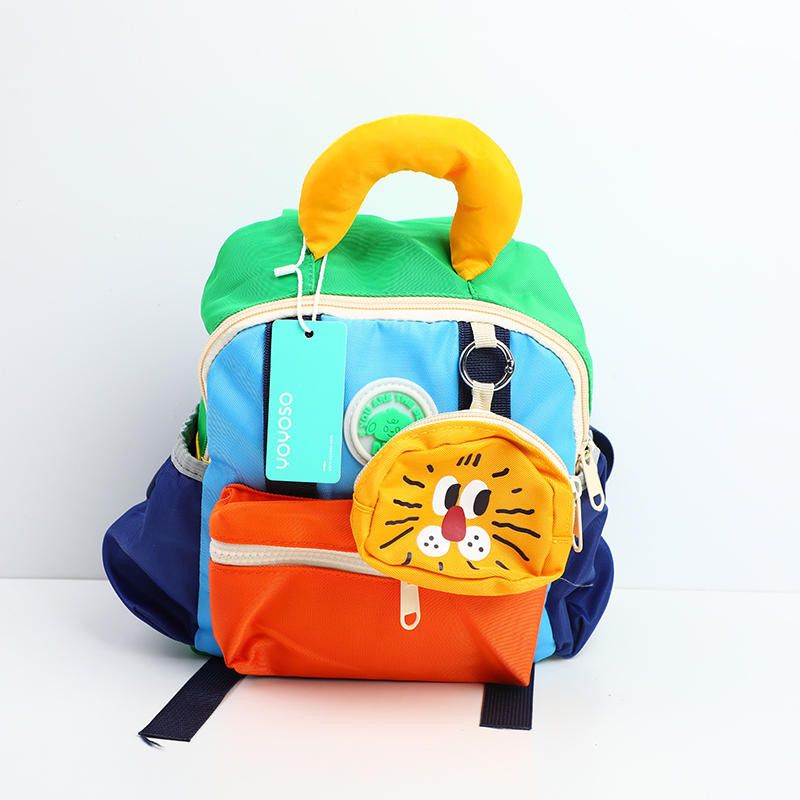 High capacity children's backpack-blue